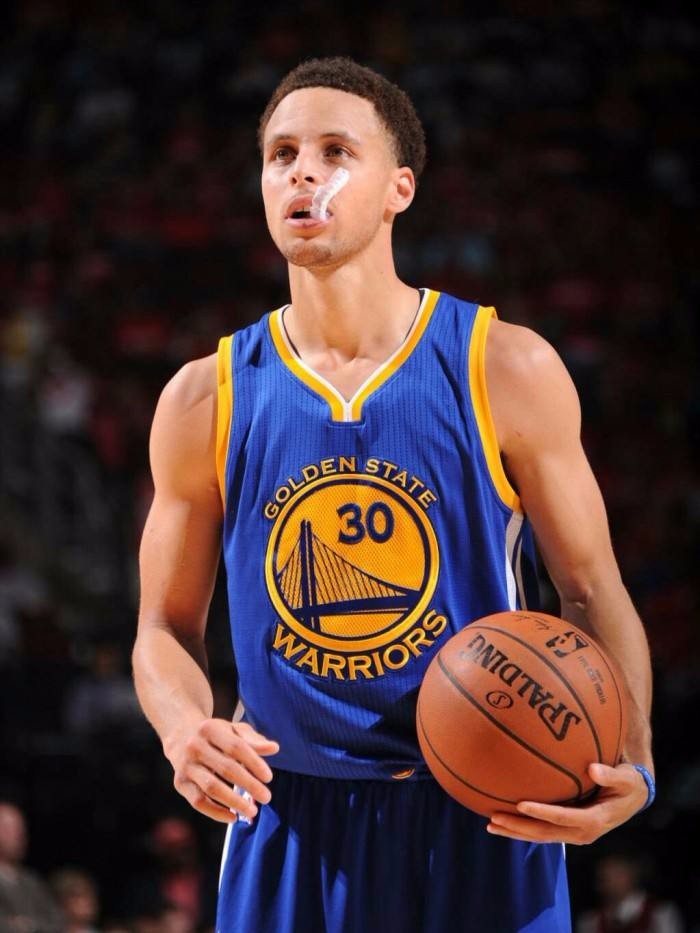 再把防守牵 再把防守牵